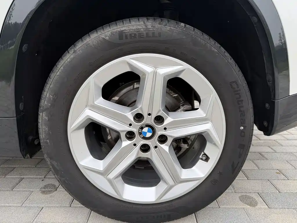 BMW X1 — фото 29