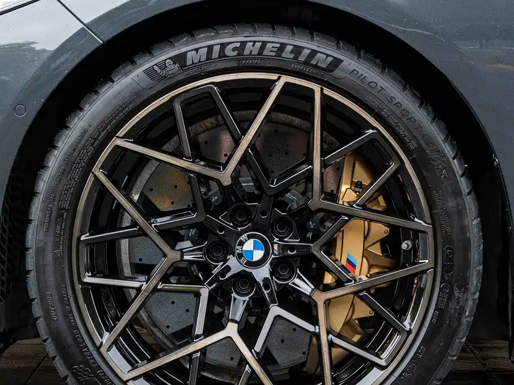 BMW M8 — фото 4