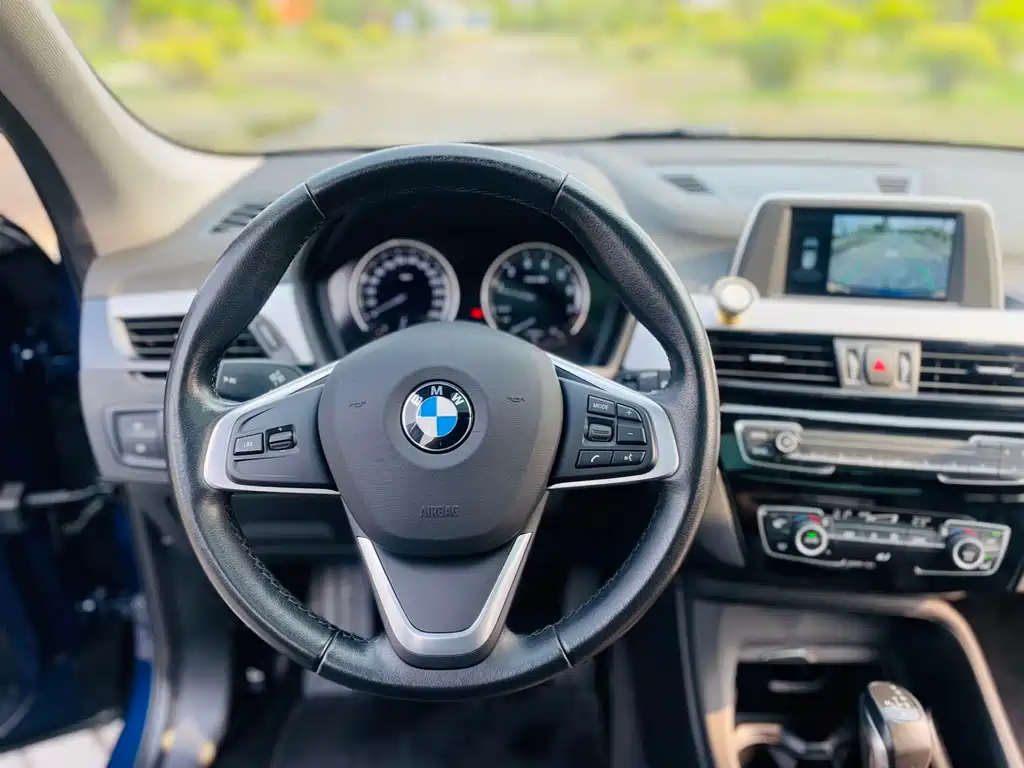 BMW X1 — фото 11