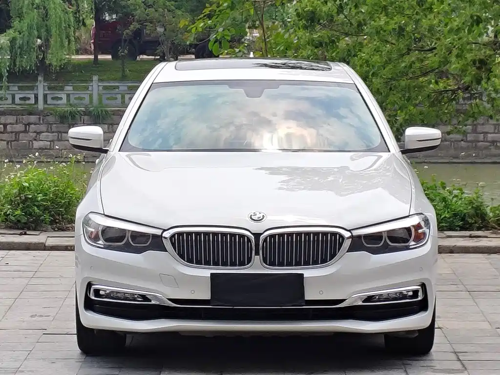 BMW 5 Series — фото 2