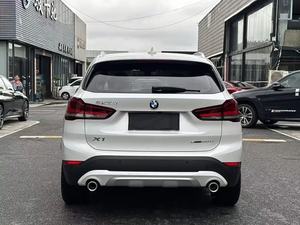 BMW X1 — фото 11