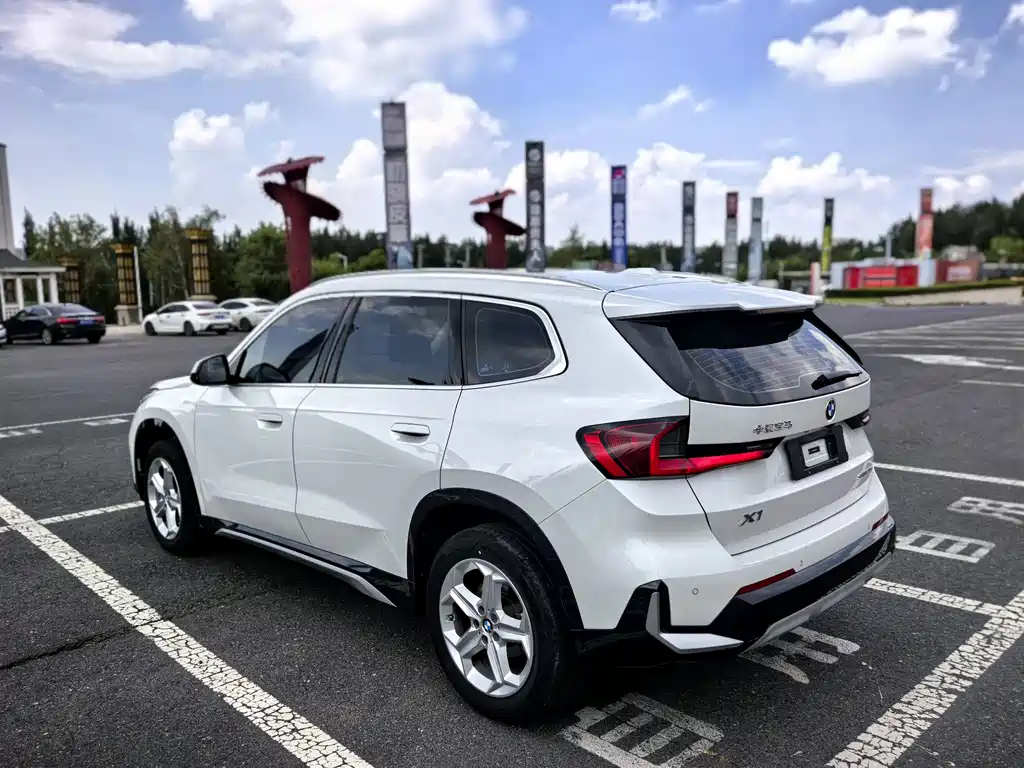 BMW X1 — фото 5