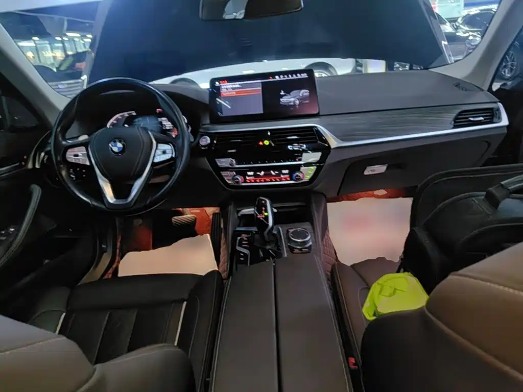 BMW 5 Series — фото 10