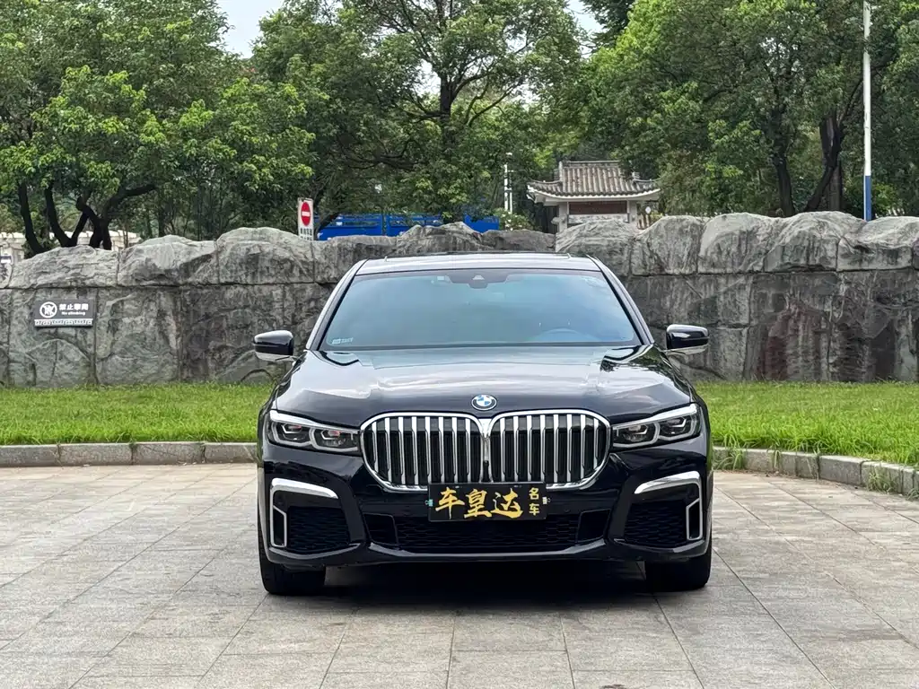 BMW 7 Series — фото 2