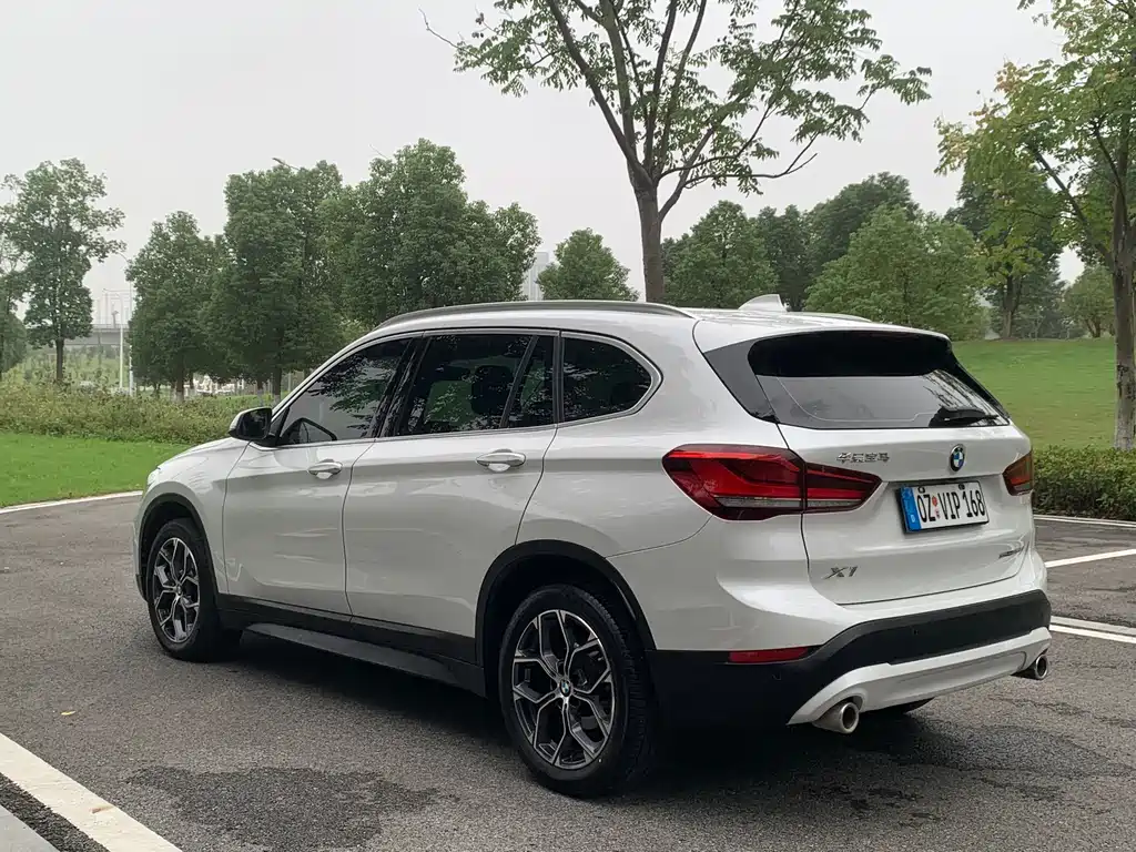 BMW X1 — фото 5