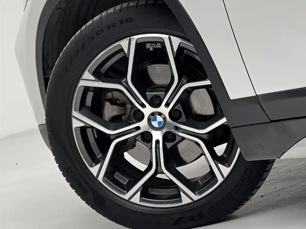 BMW X1 — фото 11