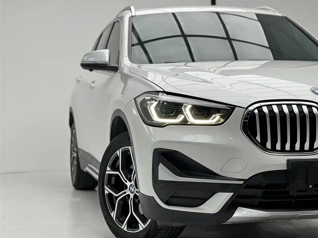 BMW X1 — фото 5