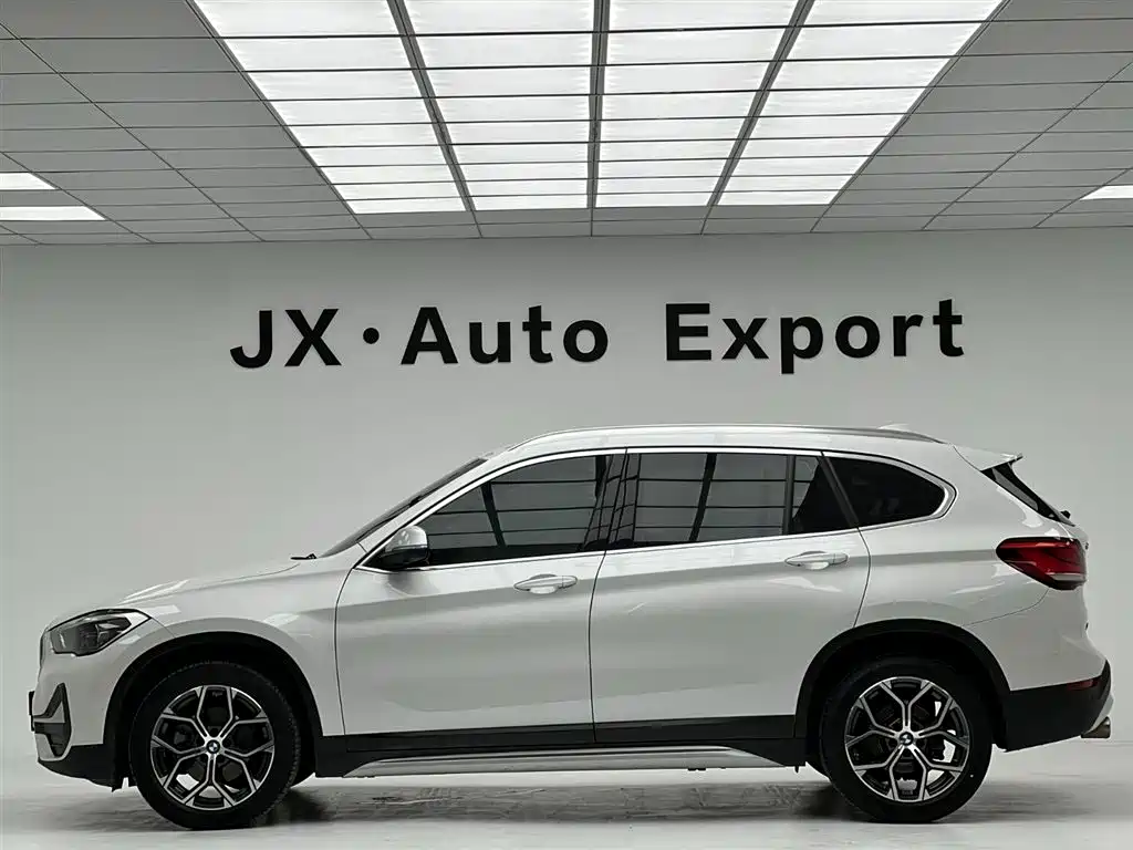 BMW X1 — фото 7