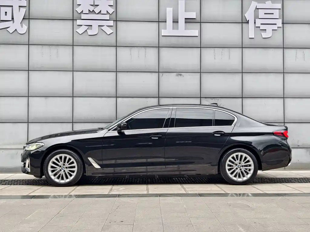 BMW 5 Series — фото 5