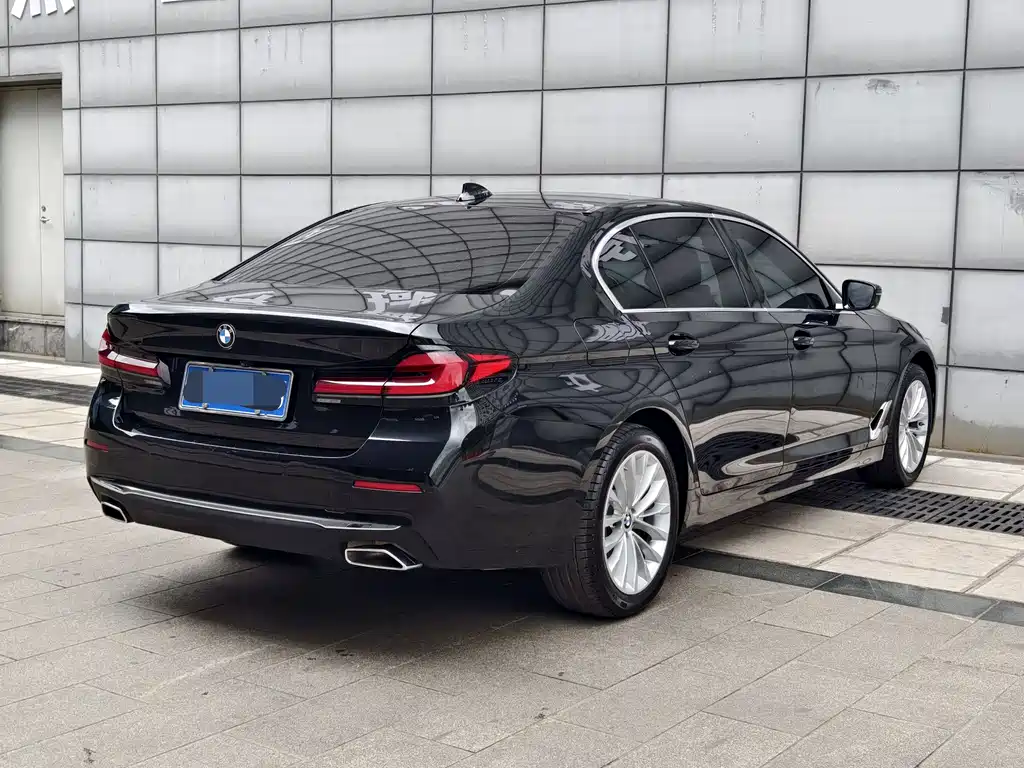 BMW 5 Series — фото 6