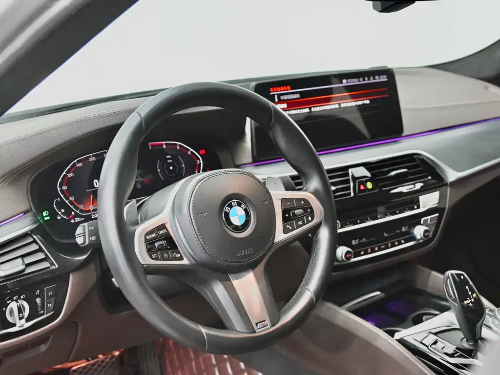 BMW 5 Series — фото 18