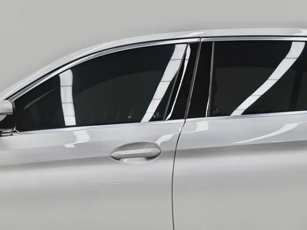 BMW 5 Series — фото 21