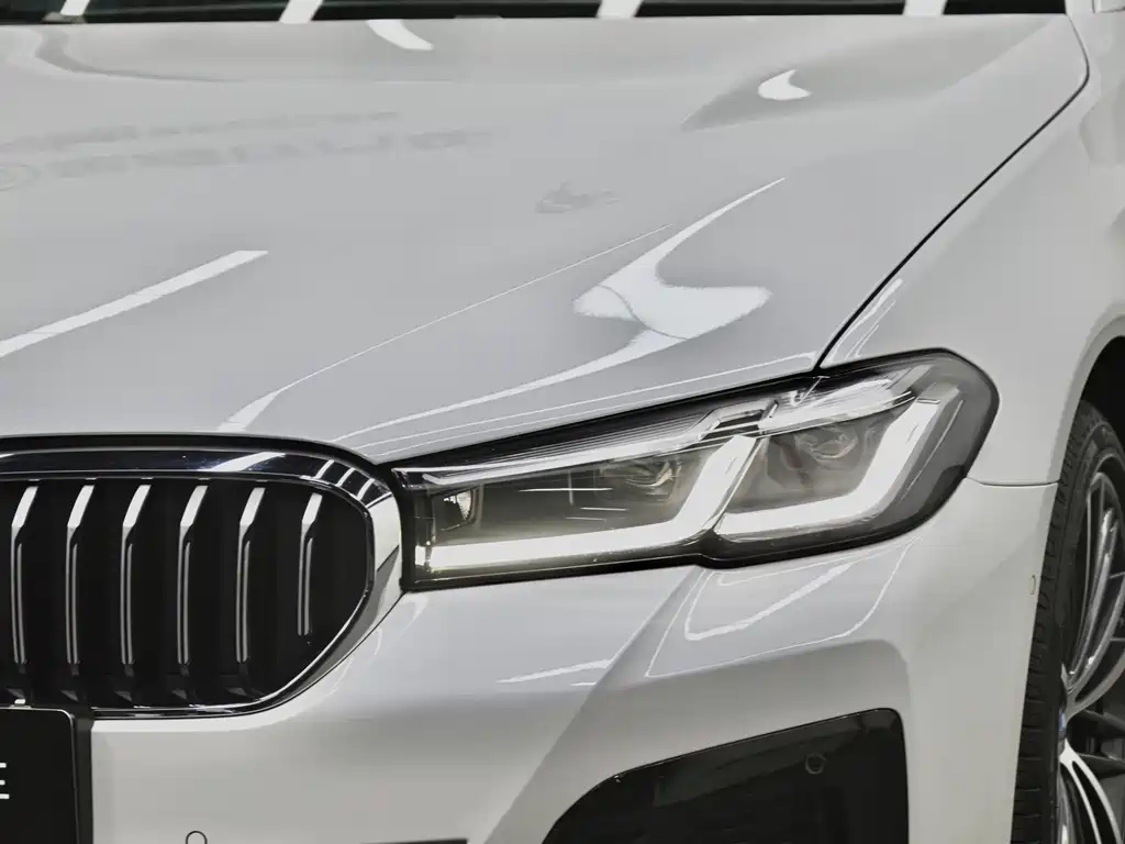 BMW 5 Series — фото 29