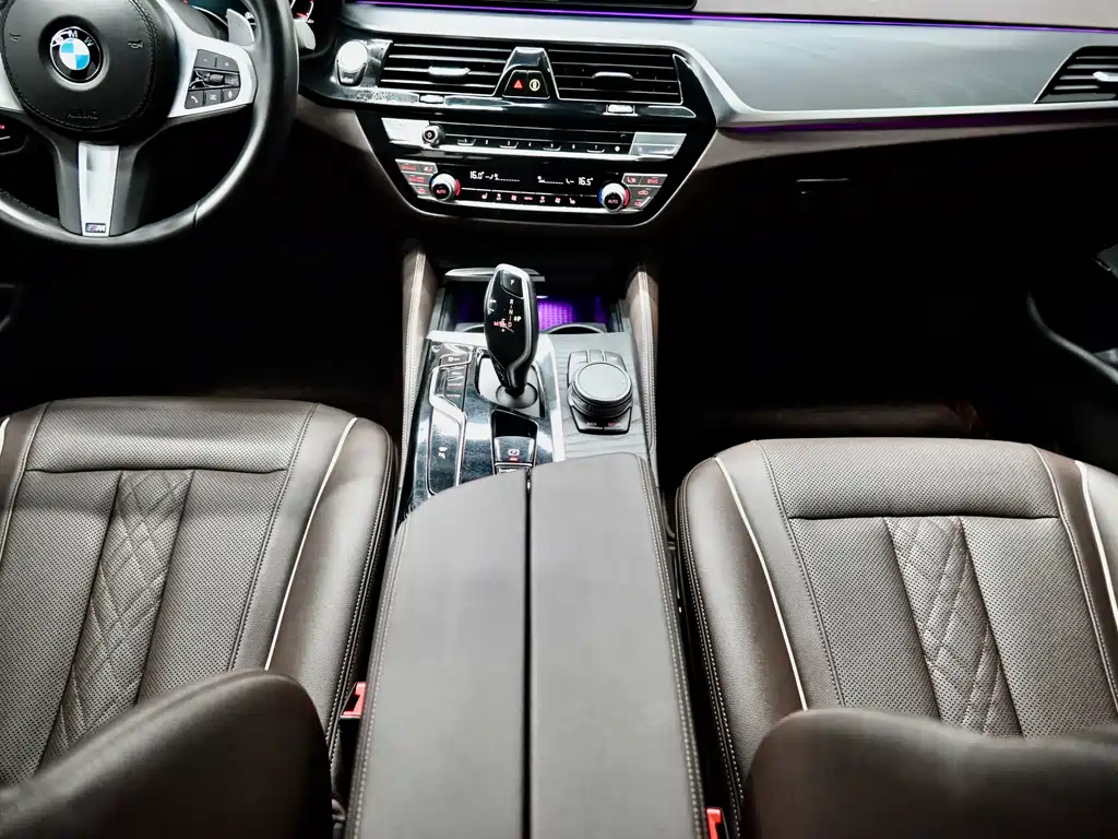 BMW 5 Series — фото 10