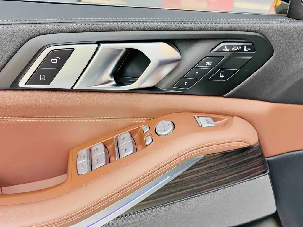 BMW X7 — фото 11