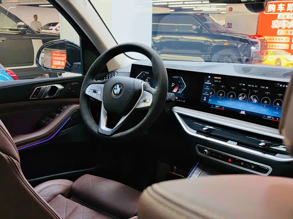 BMW X7 — фото 21