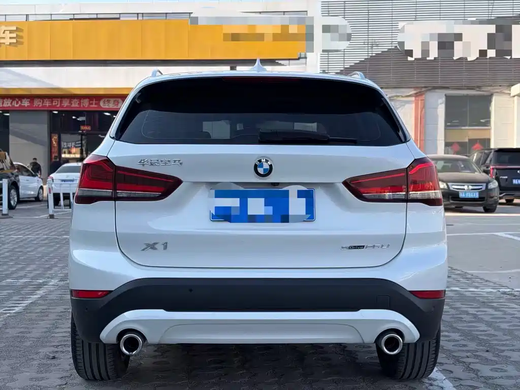 BMW X1 — фото 10