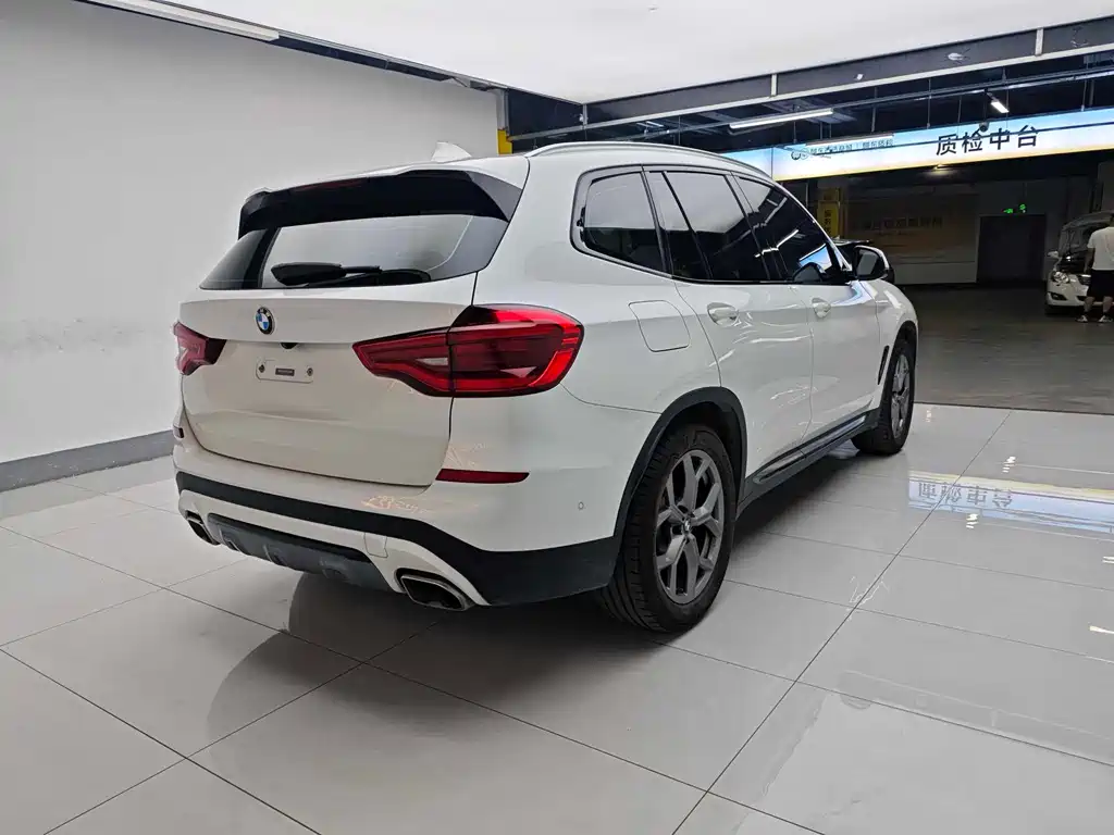 BMW X3 — фото 8