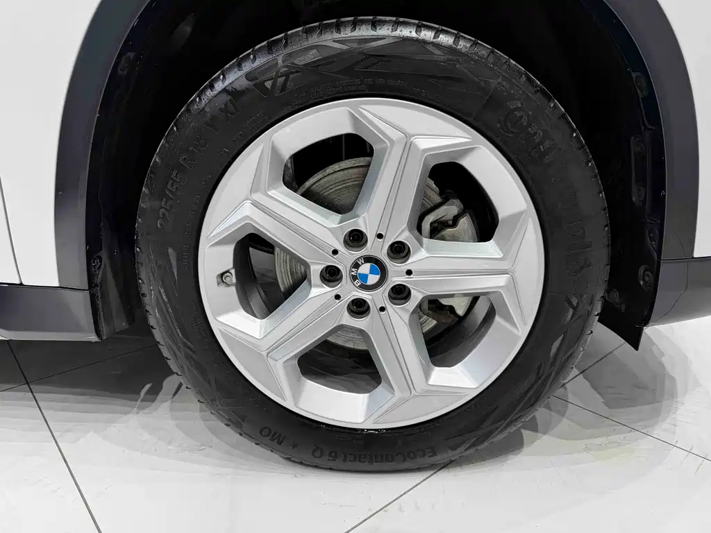 BMW X1 — фото 18