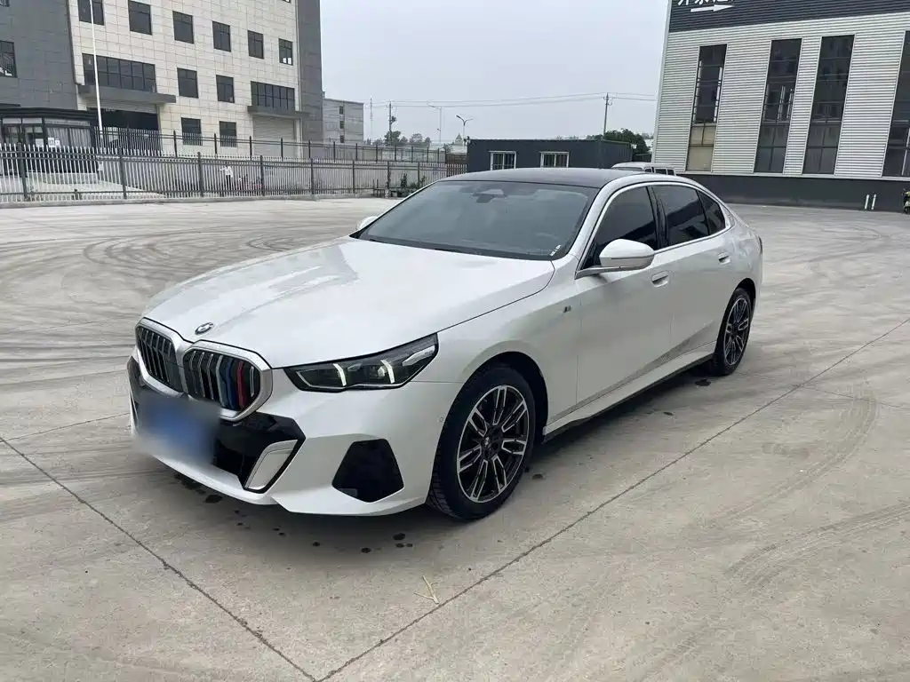 BMW 5 Series — фото 2