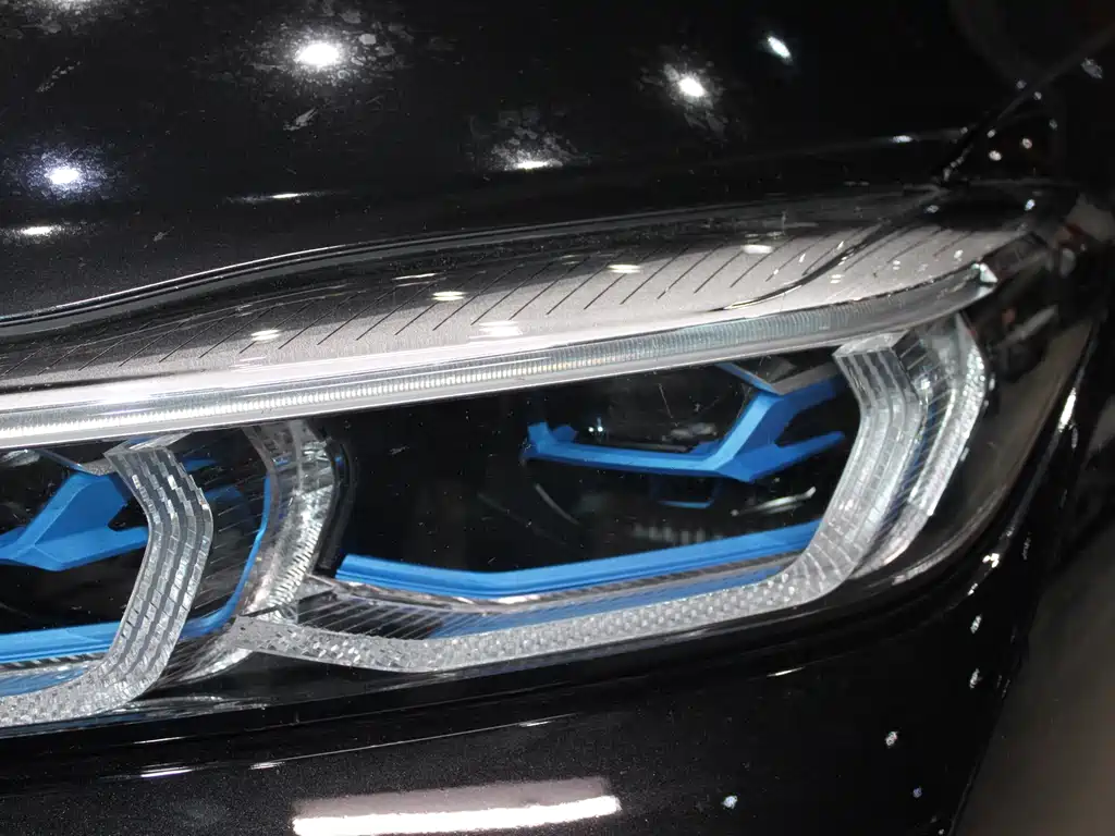 BMW 7 Series — фото 17