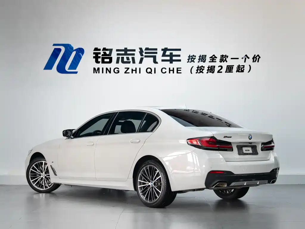 BMW 5 Series — фото 5