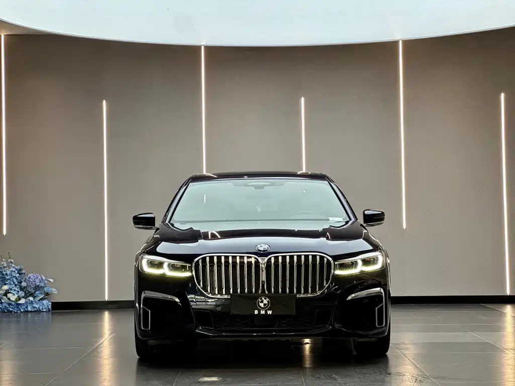 BMW 7 Series — фото 2