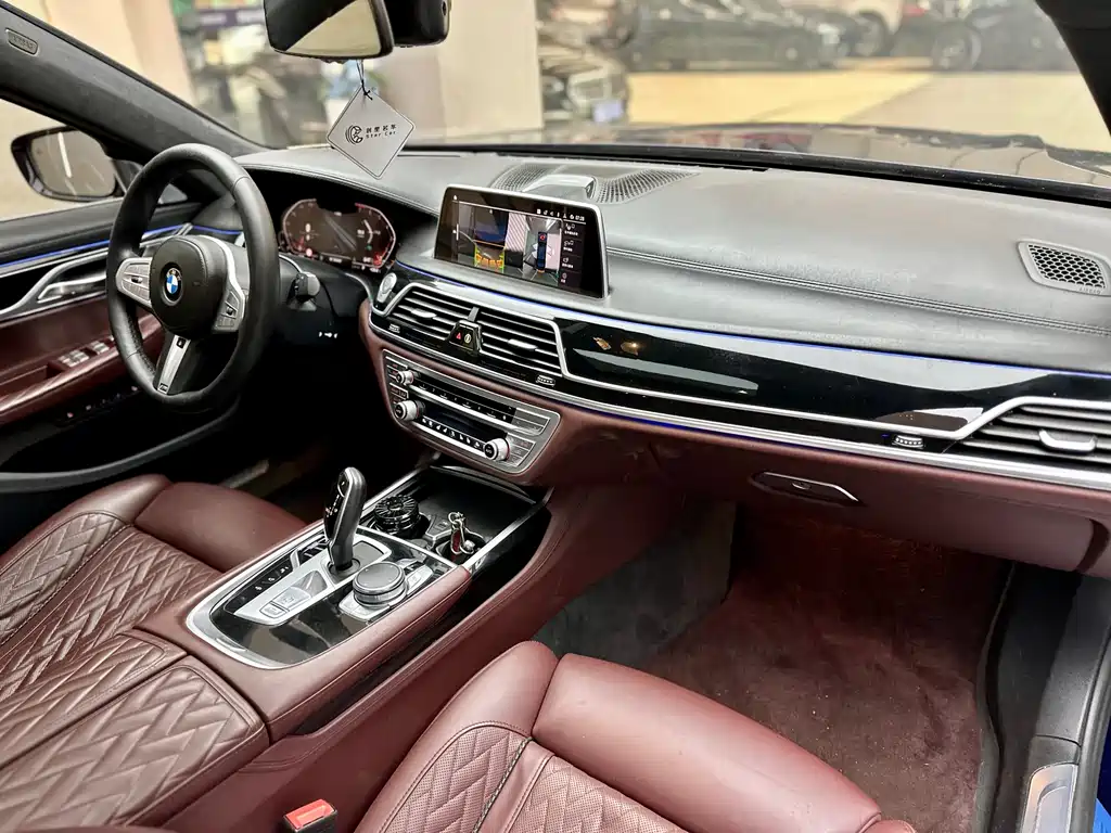 BMW 7 Series — фото 5