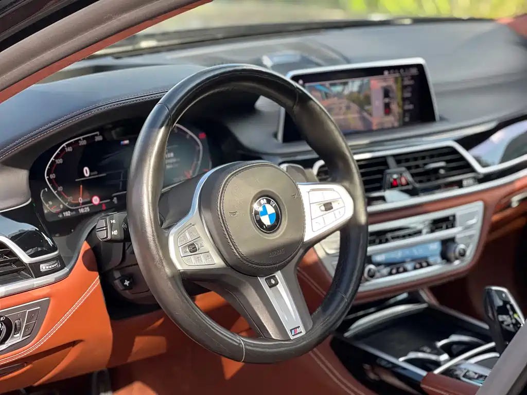 BMW 7 Series — фото 5