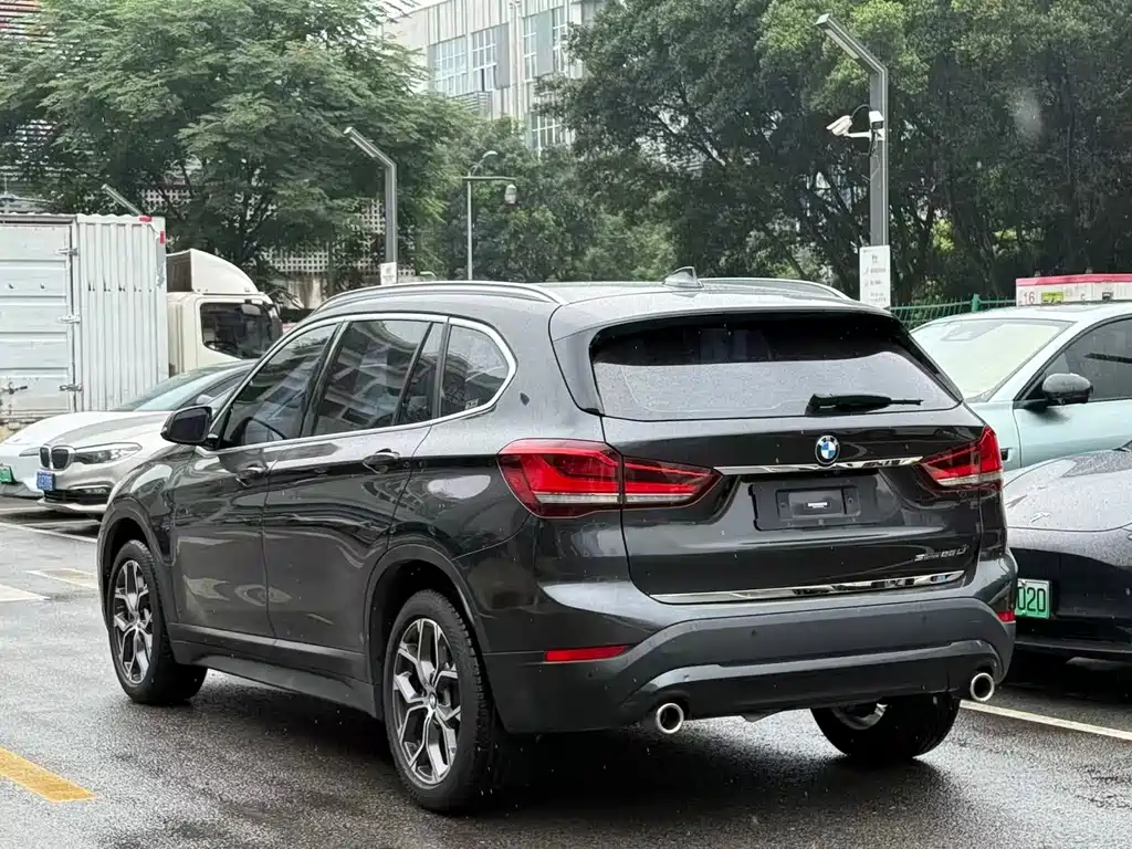 BMW X1 — фото 9