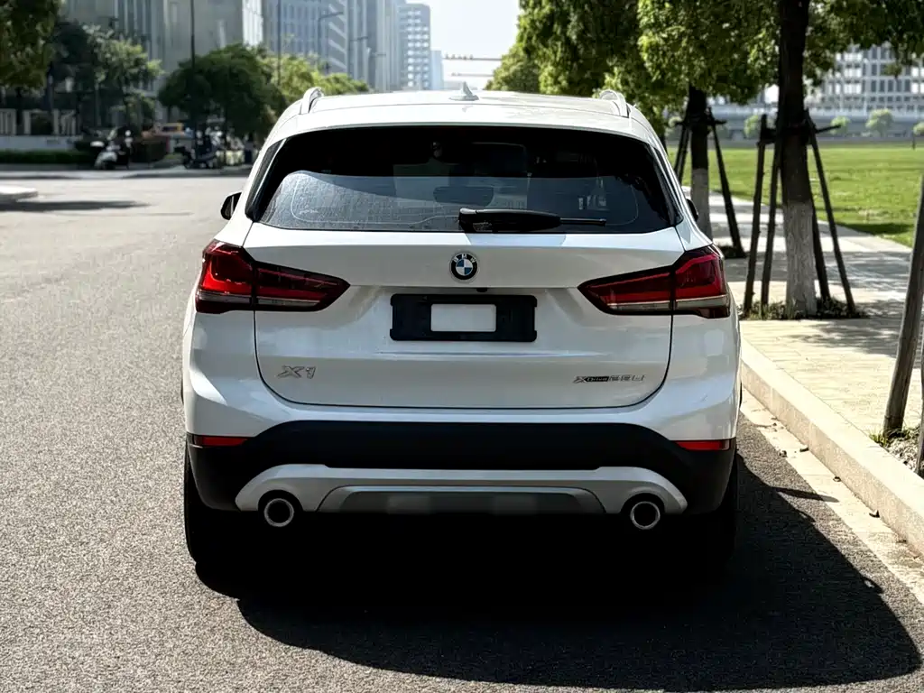 BMW X1 — фото 5