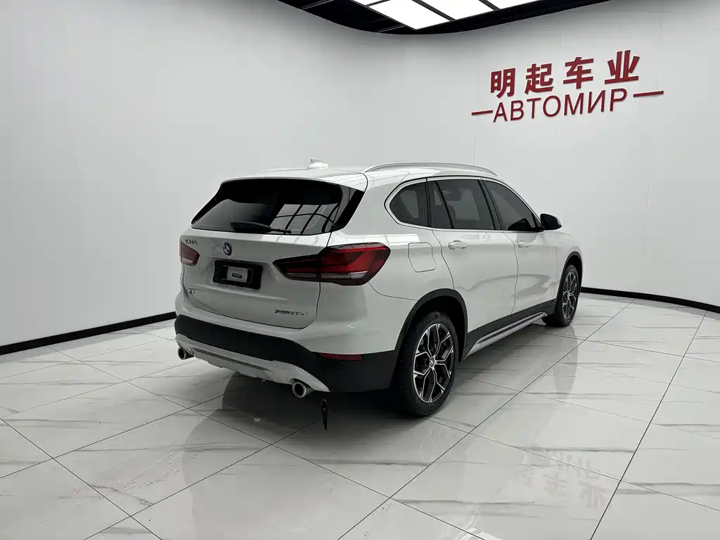 BMW X1 — фото 9