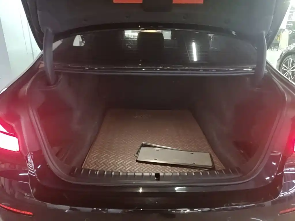 BMW 5 Series — фото 19