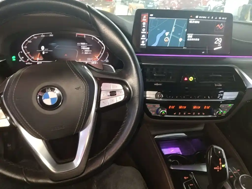BMW 5 Series — фото 10