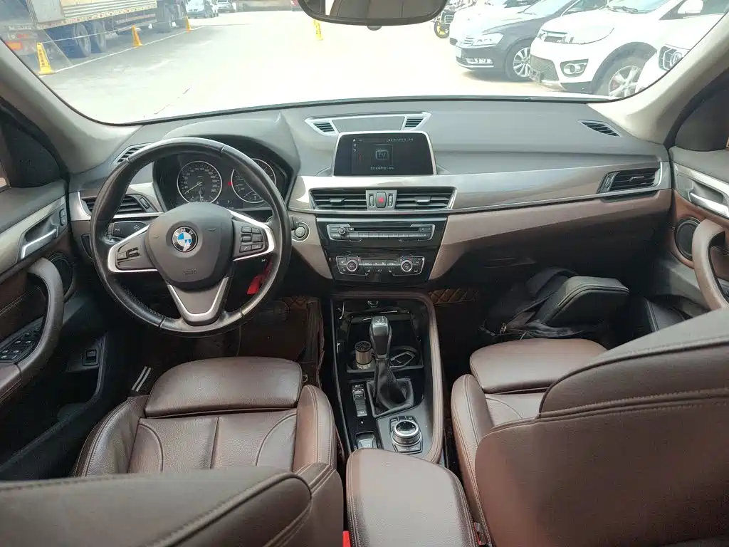 BMW X1 — фото 10
