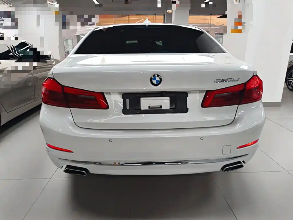 BMW 5 Series — фото 4