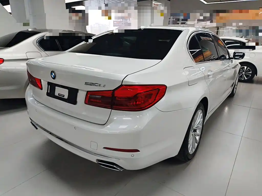 BMW 5 Series — фото 5