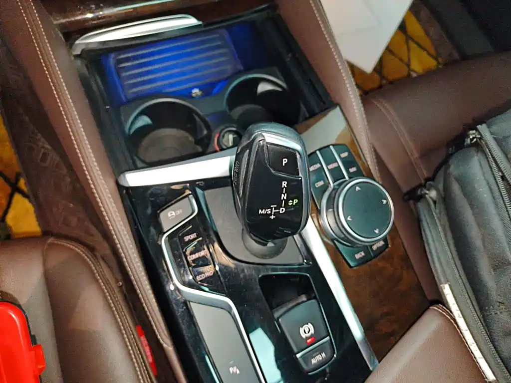 BMW 5 Series — фото 10