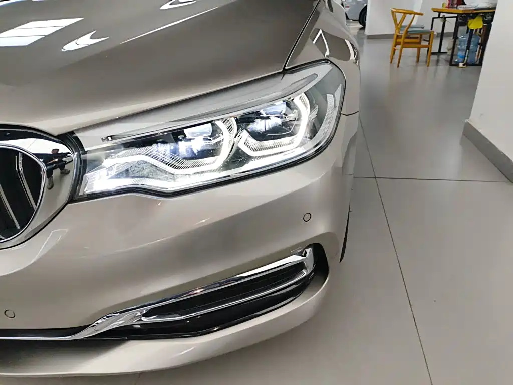 BMW 5 Series New Energy — фото 18