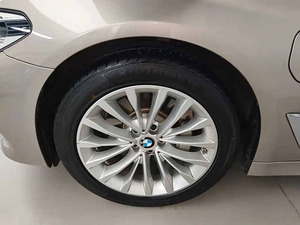 BMW 5 Series New Energy — фото 25