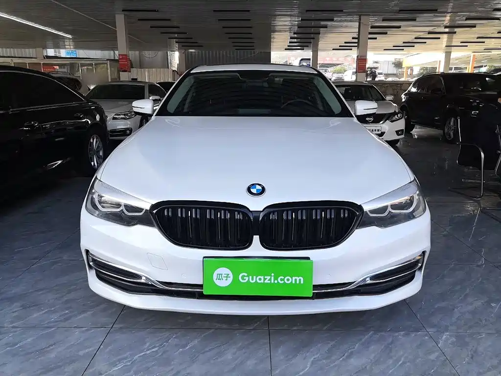 BMW 5 Series — фото 19