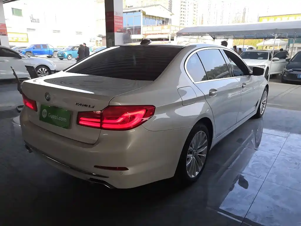 BMW 5 Series — фото 23
