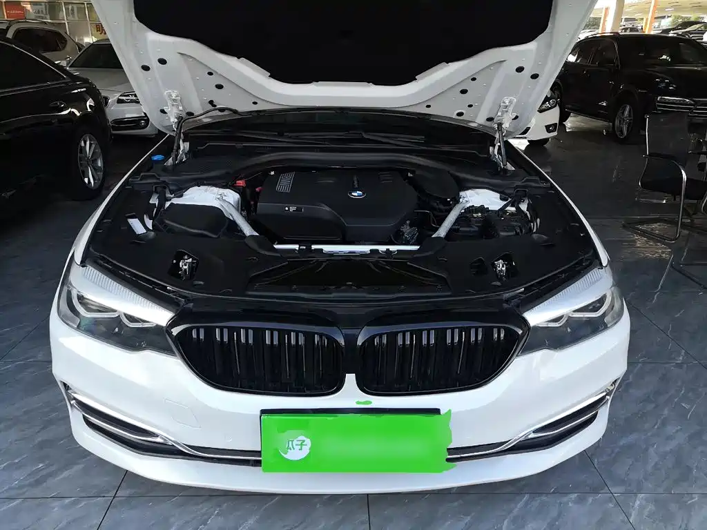 BMW 5 Series — фото 10