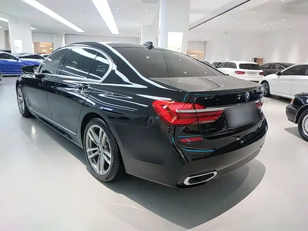 BMW 7 Series — фото 5