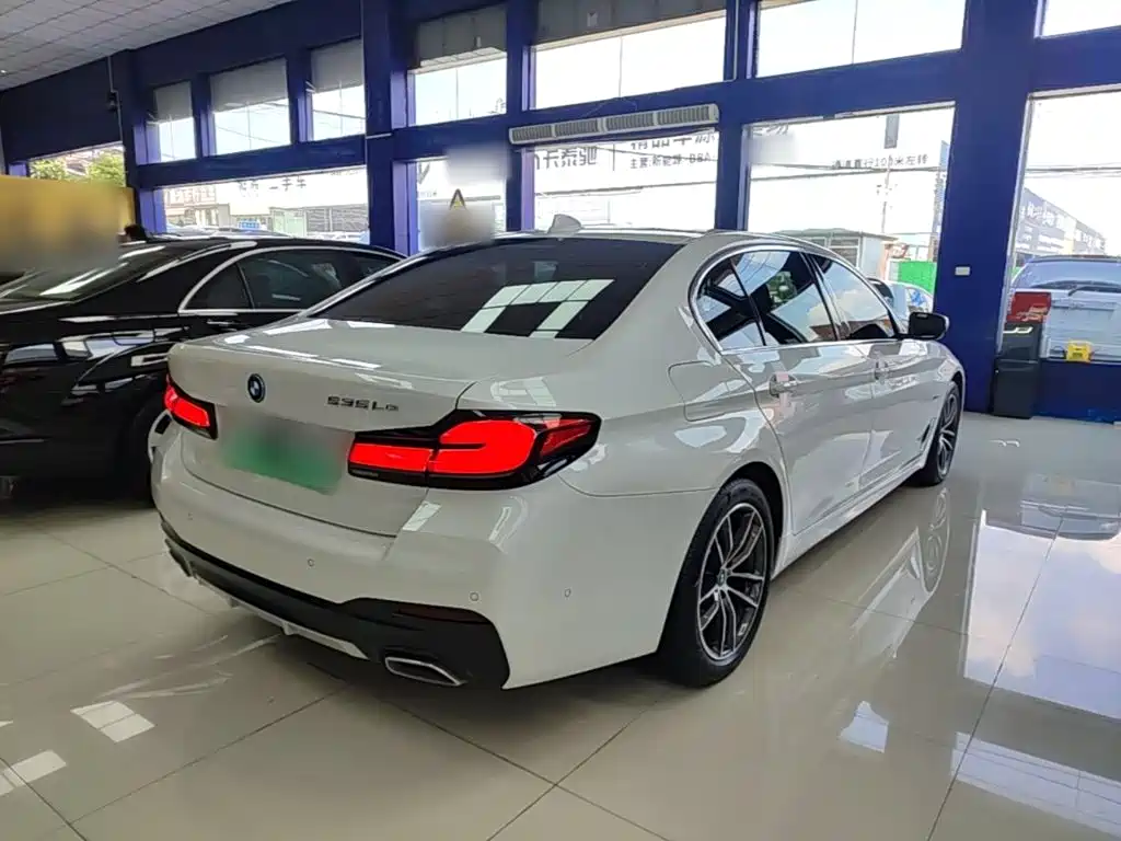 BMW 5 Series New Energy — фото 7