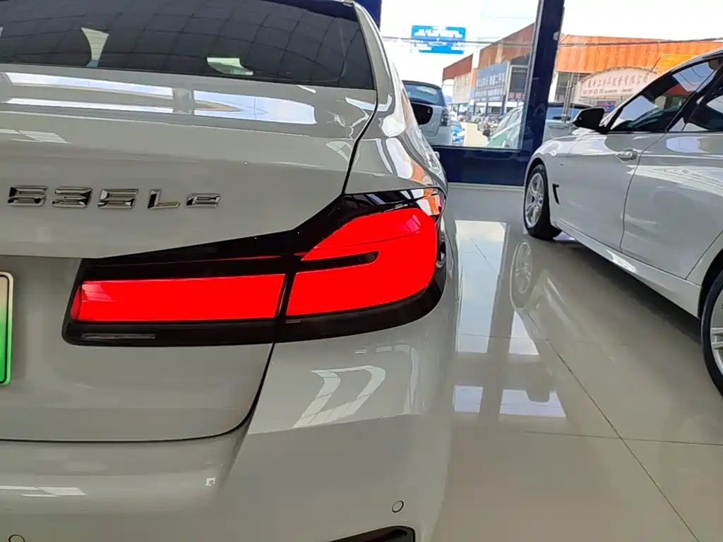 BMW 5 Series New Energy — фото 8