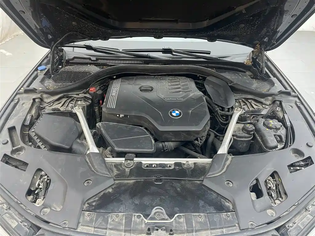 BMW 5 Series — фото 17