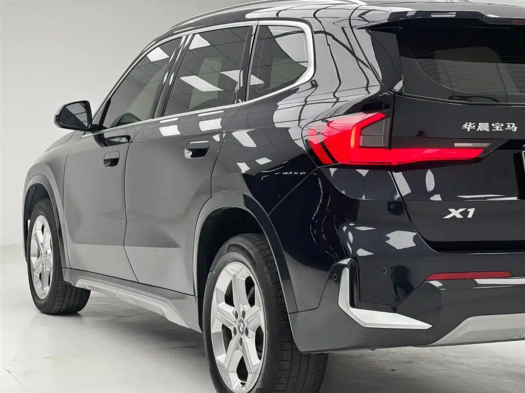 BMW X1 — фото 10