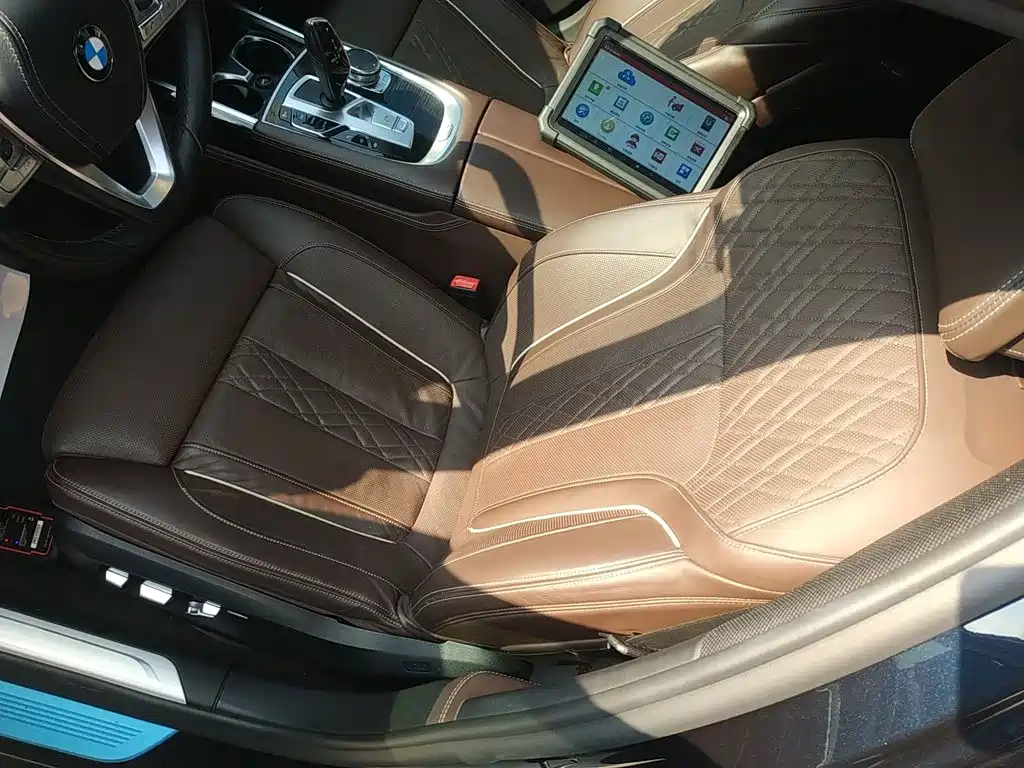 BMW 7 Series — фото 11