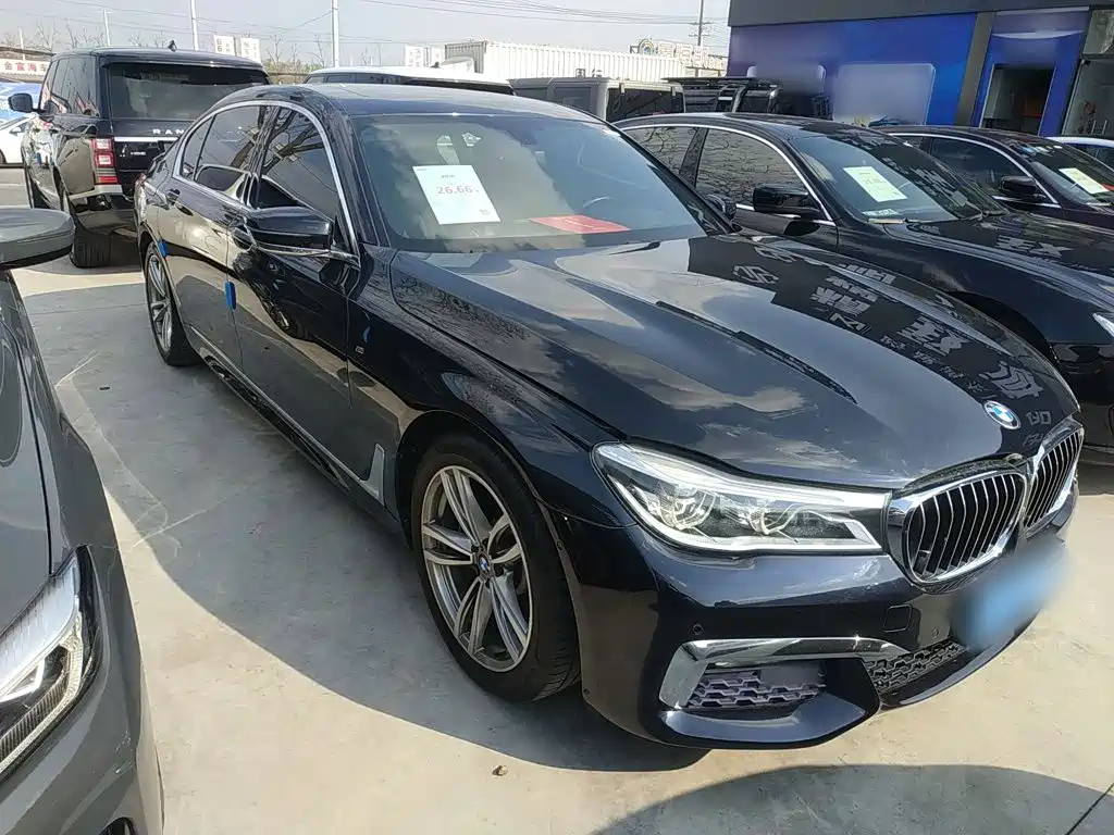 BMW 7 Series — фото 22